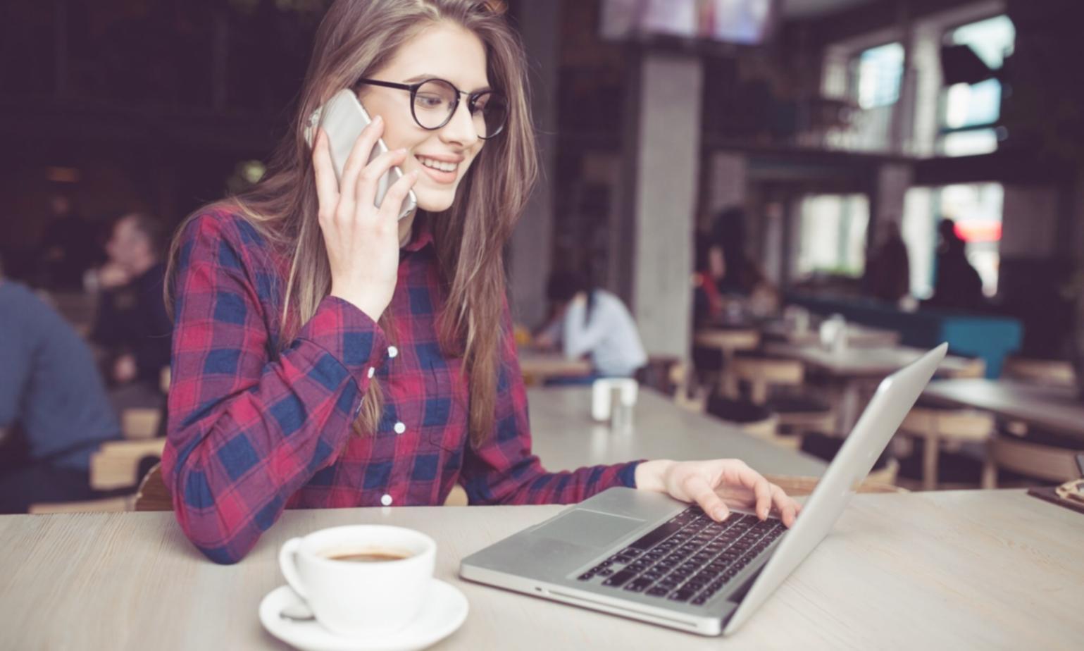 Live blockchain network visualization with active smart contract transactions